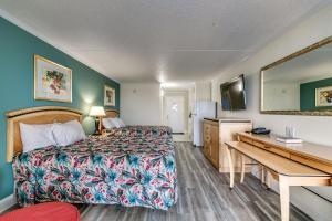 Deluxe Double Room with Two Double Beds with Ocean View room in Sea Hawk Oceanfront Motel