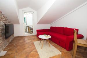 Jerry & Olis Apartments