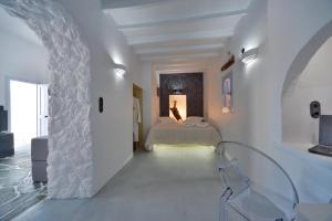 AMOsuites & Spa Folegandros Greece