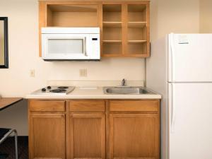 Standard Double Room - Smoking room in WoodSpring Suites Omaha Bellevue