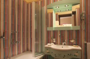 Triple Room with Sea View room in Hotel Prestige