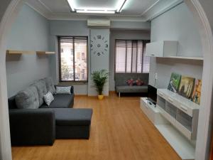 Eduardo Lucena 5, Alcázar