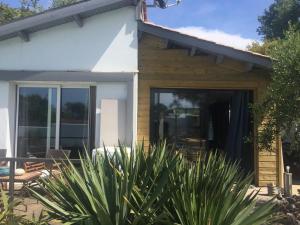 Maisons de vacances Les Dunes Oleron : Villa 3 Chambres avec Piscine Chauffée (8-10 Adultes)