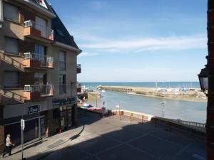 Hotels Hotel De Calais : photos des chambres