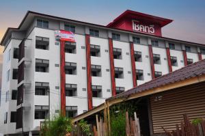 C Room "Chomchan" at Airport