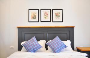 C Room "Chomchan" at Airport