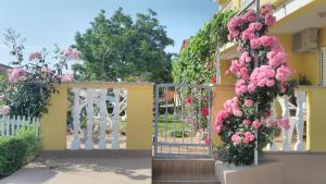 Apartment and room Hudoletnjak