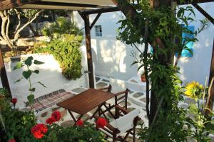 Meltemi Studios and Apartments Paros Greece