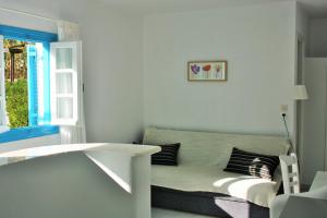 Meltemi Studios and Apartments Paros Greece