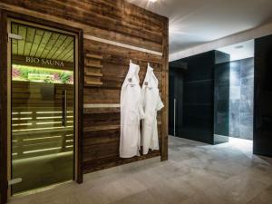 Hotel La Fradora - Dolomites Hotel