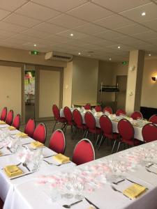 Hotels The Originals City, Hotel Le Boeuf Rouge, Saint-Junien : photos des chambres