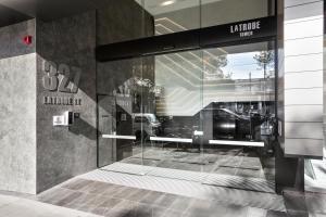Entrance, Platinum City Serviced Apartments in Melbourne