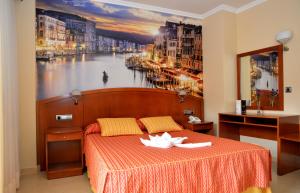 Double Room (2 Adults + 1 Child ) room in Hotel Portonovo