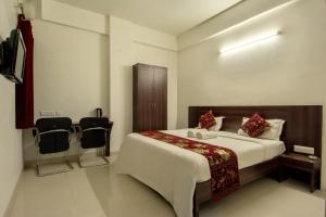 Hotel Metropolitan Near Sindhi Camp