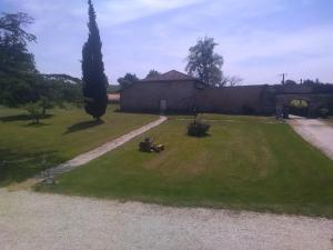 B&B / Chambres d'hotes Pierre Deluen Domaine de la Grange de Quaire : photos des chambres