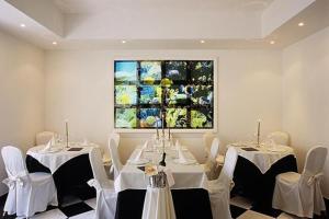 M Glamour Hotel
