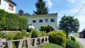 Ferienwohnung "Am Weinberg"