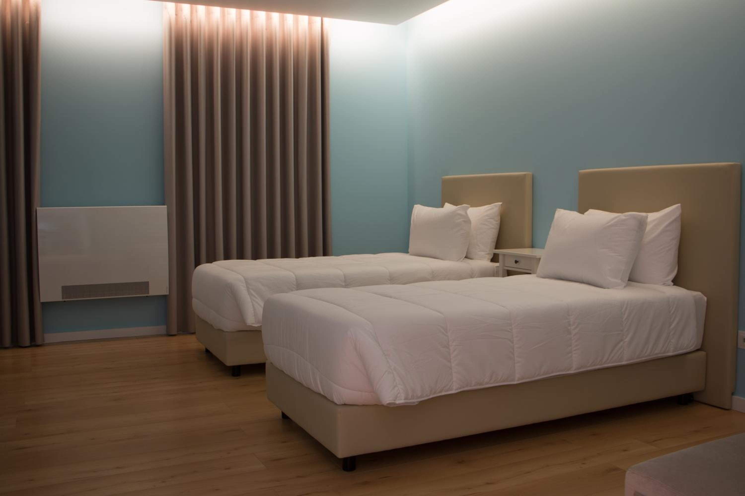Feira Hostel & Suites Images