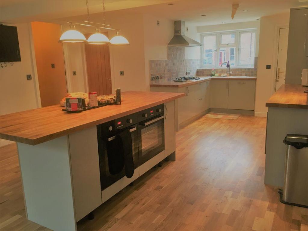Stratford House Images