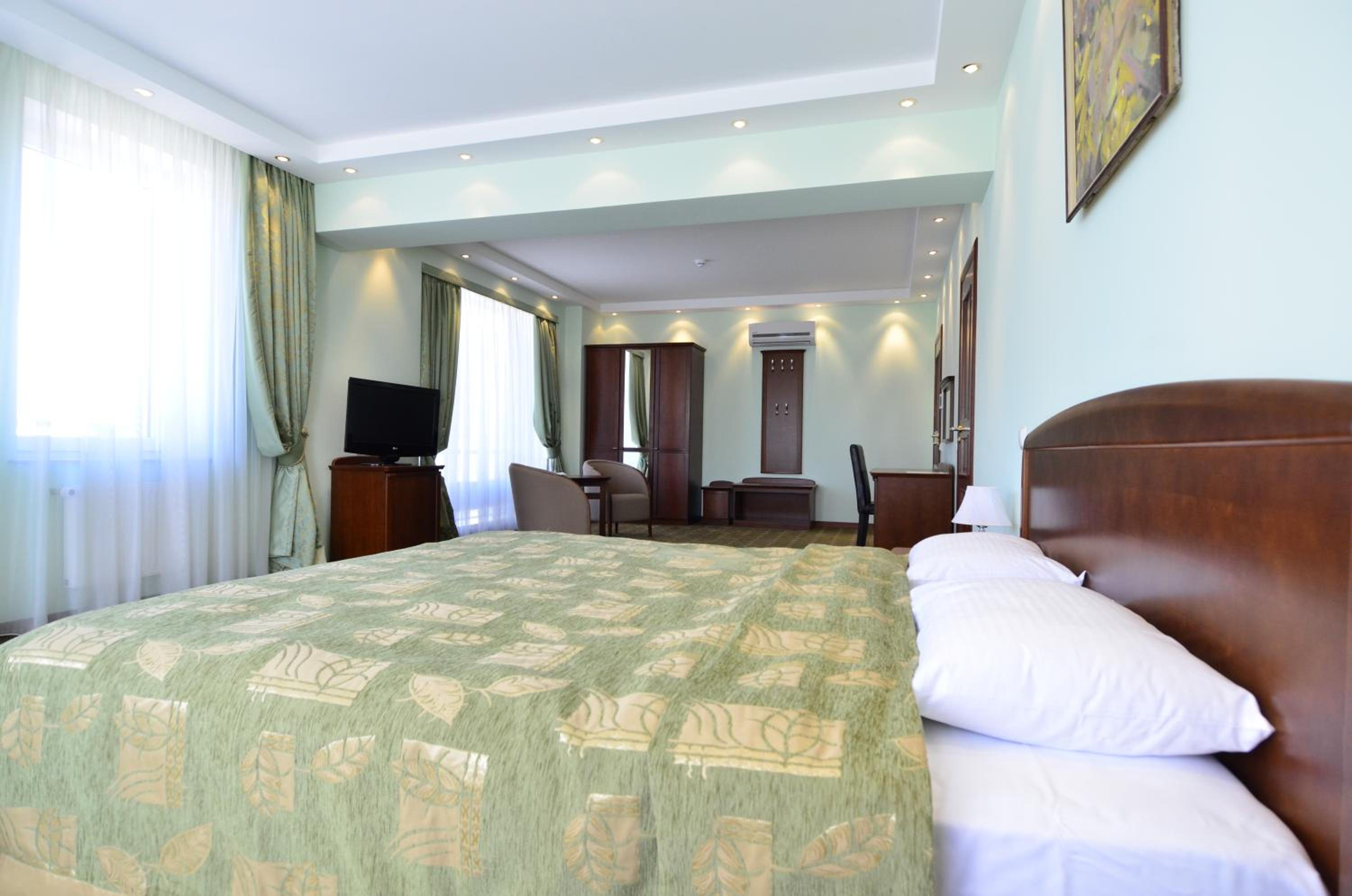 Platinum Hotel