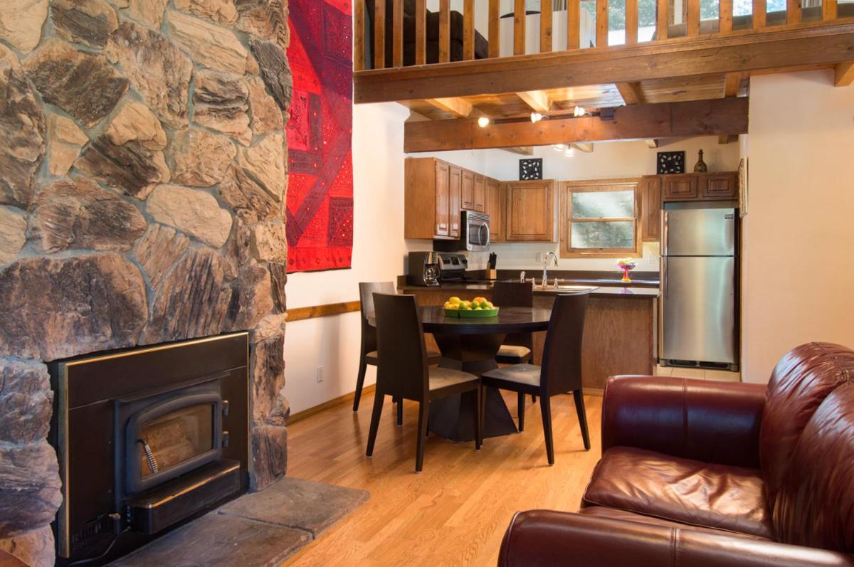Twining 7 Images