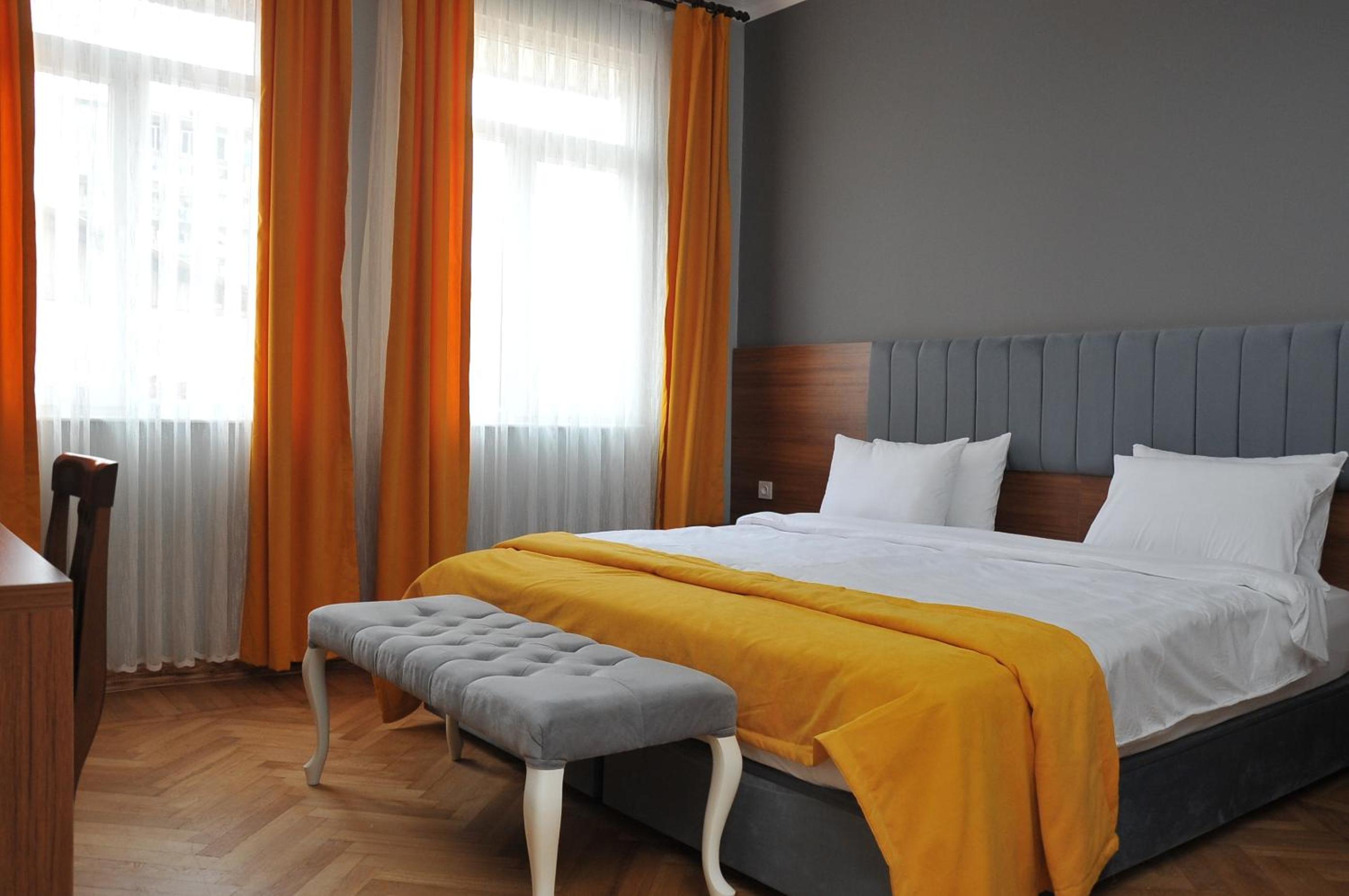 Palm Hotel Images