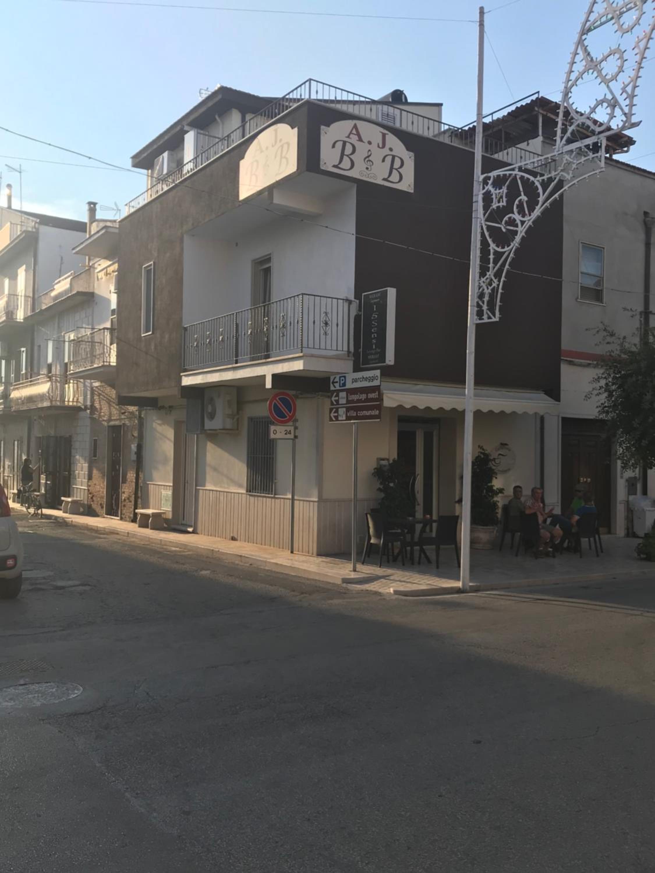 A.J. B&B Images