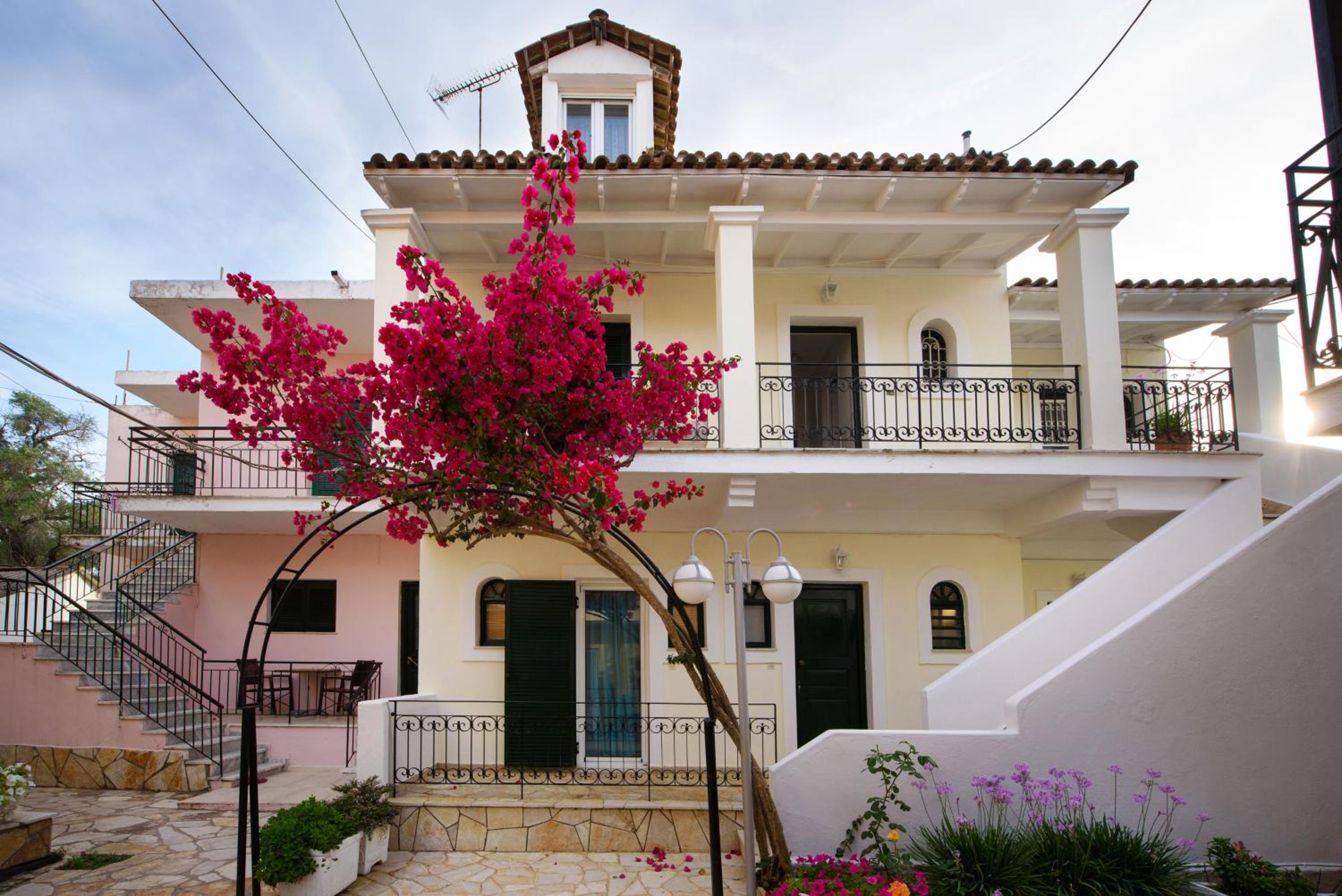 Kavos Retreats Images