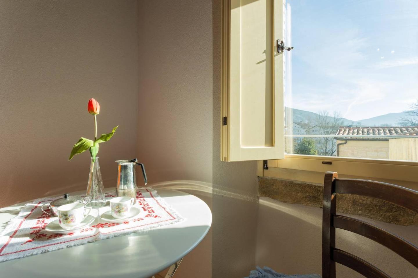 Villa Costanzi - Breezy Terrace On The Cucco Images