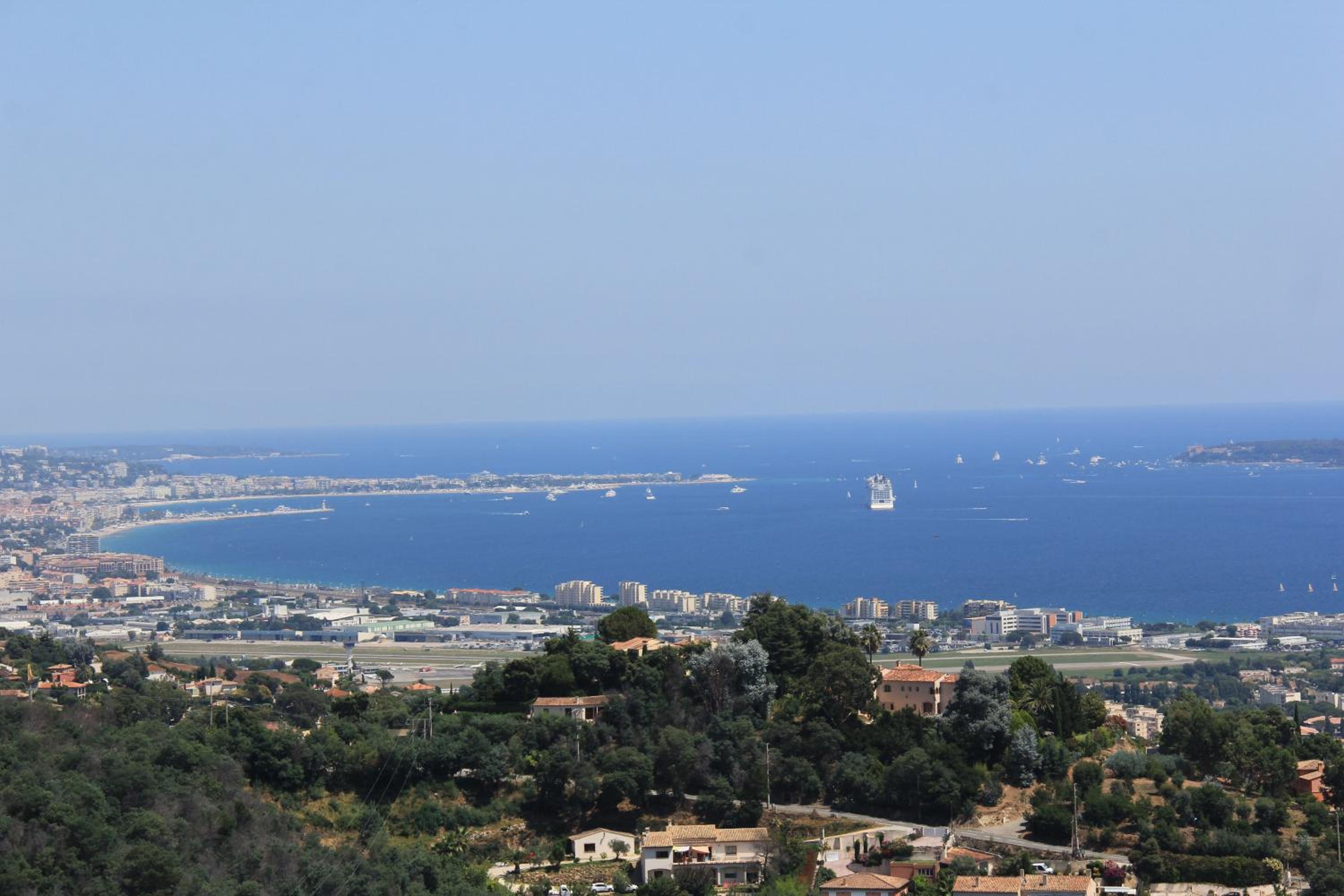T2 Mandelieu, vue exceptionnelle Images