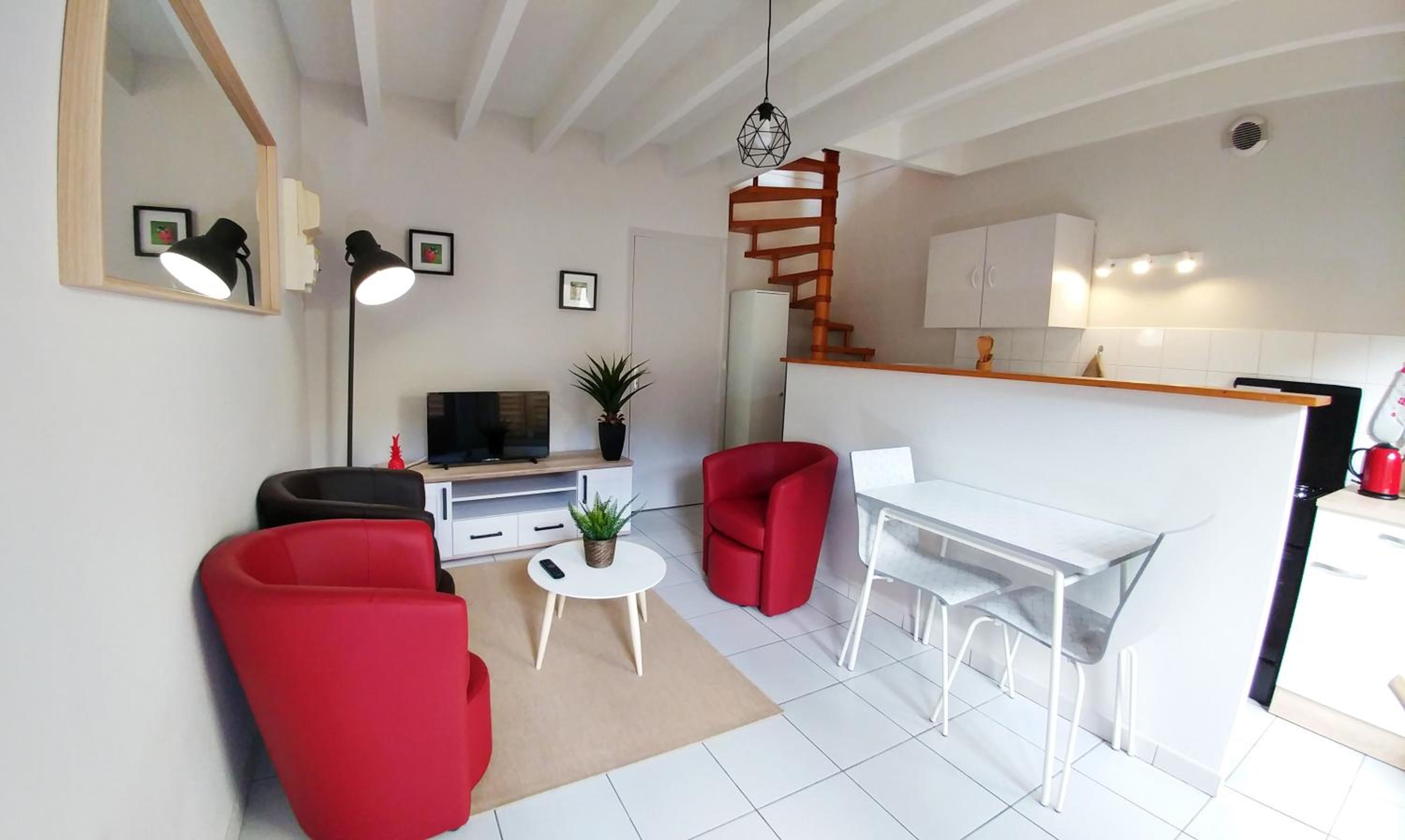Maisonette en HYPERCENTRE calme avec terrasse Images