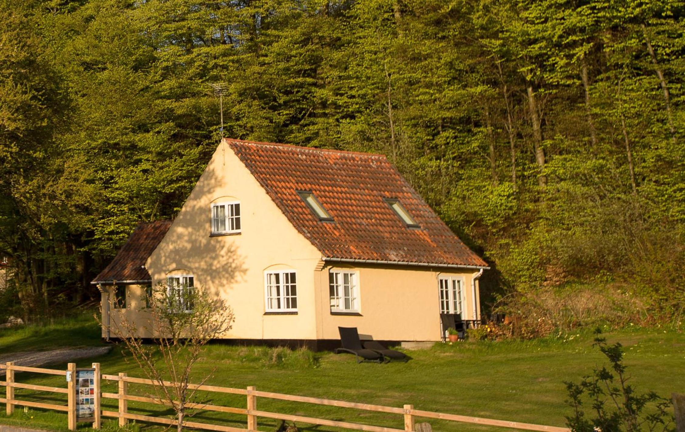 Snowwhites House Images
