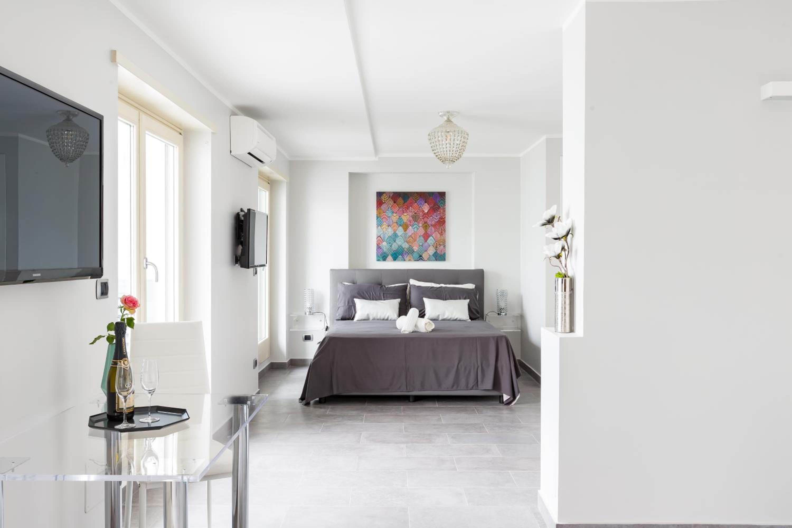 Penthouse 40 in Trastevere with seasonally Jacuzzi Images
