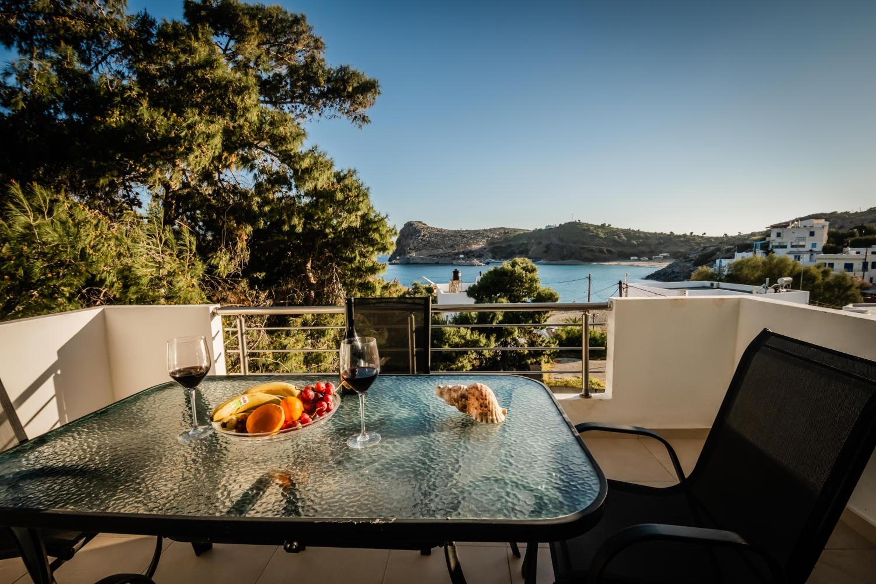 Seaside Apartment-George Images