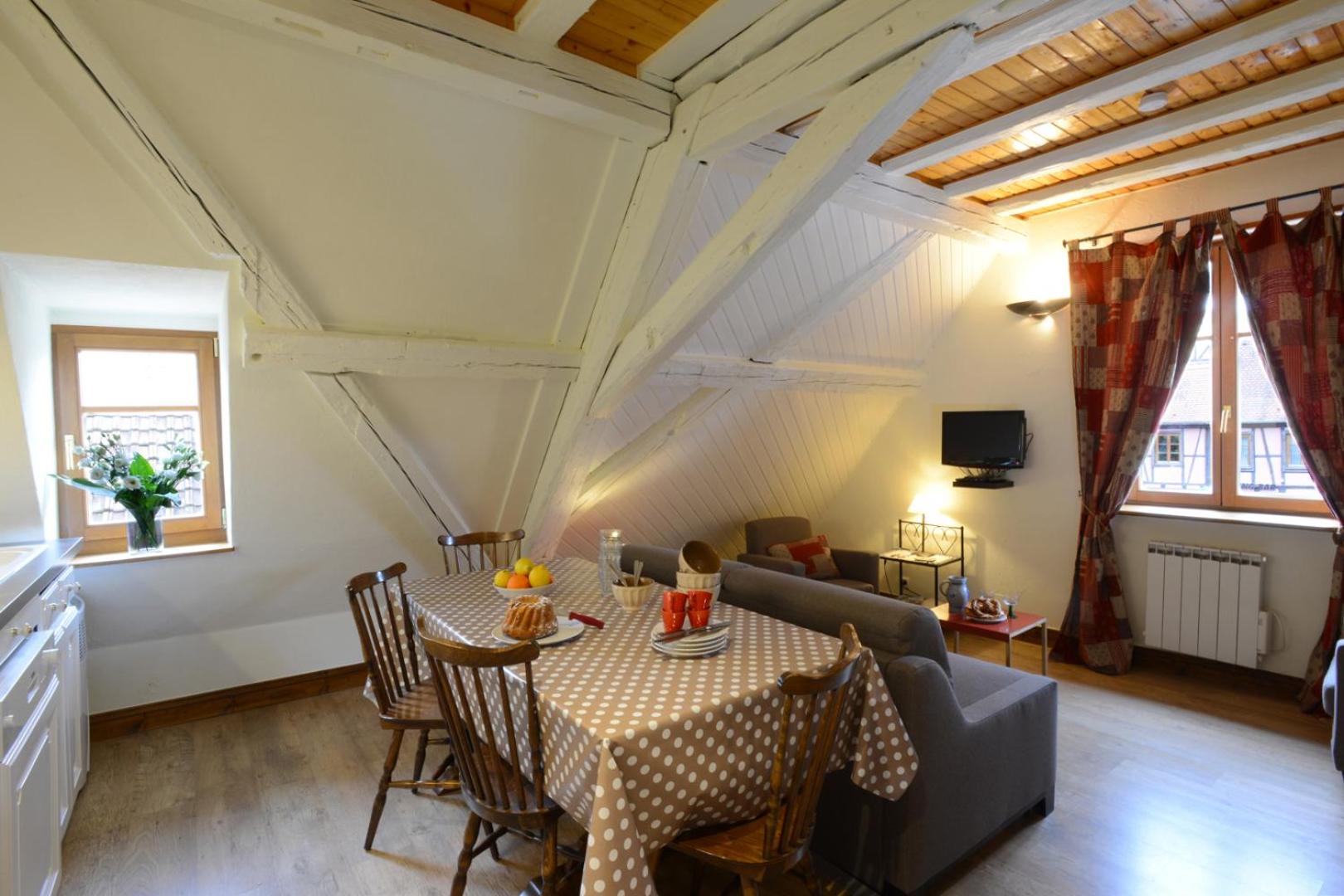 RIBEAUVILLE city center - Gîte des Ménétriers, LES VIEILLES VIGNES - Images