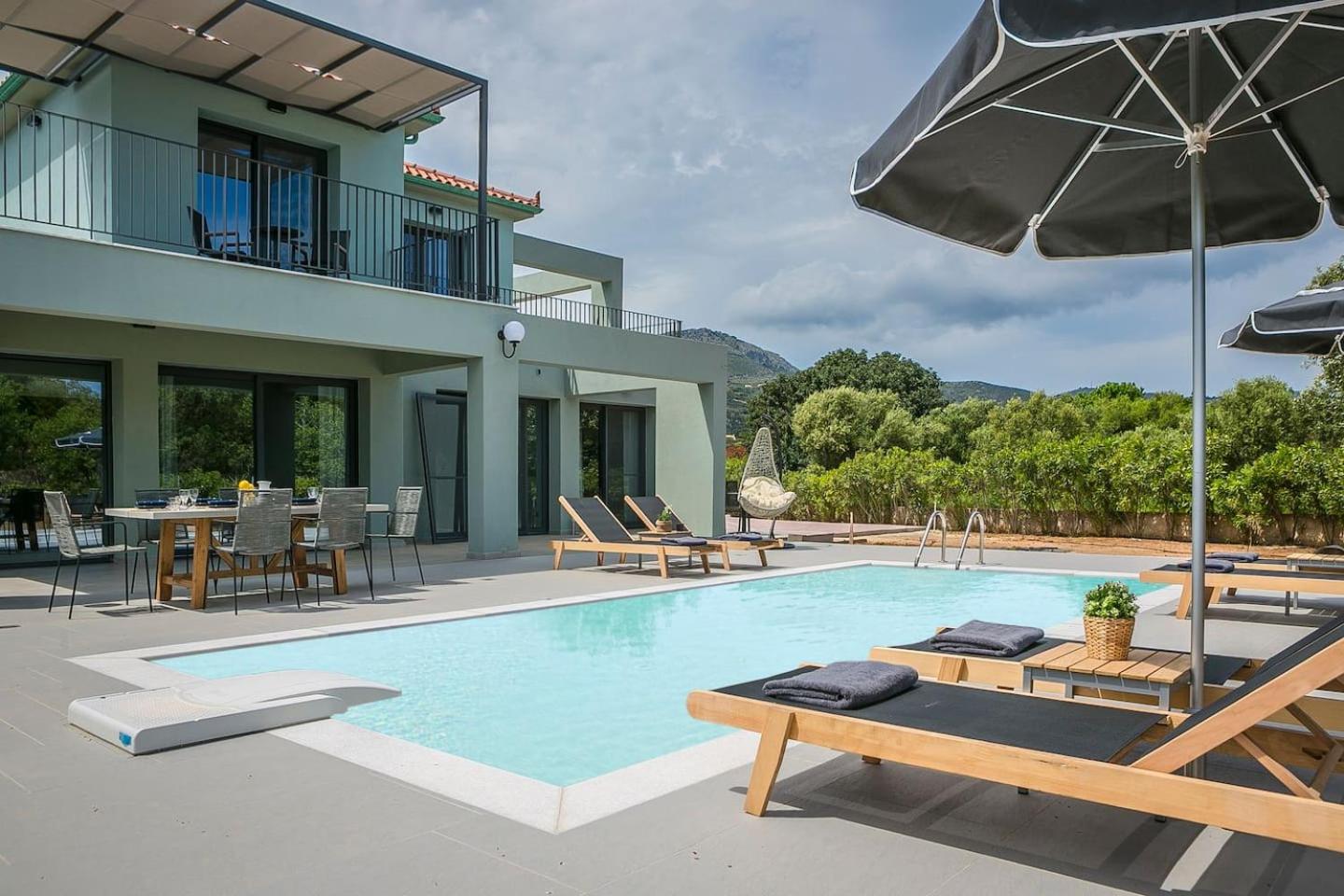 Villa Lantana Images