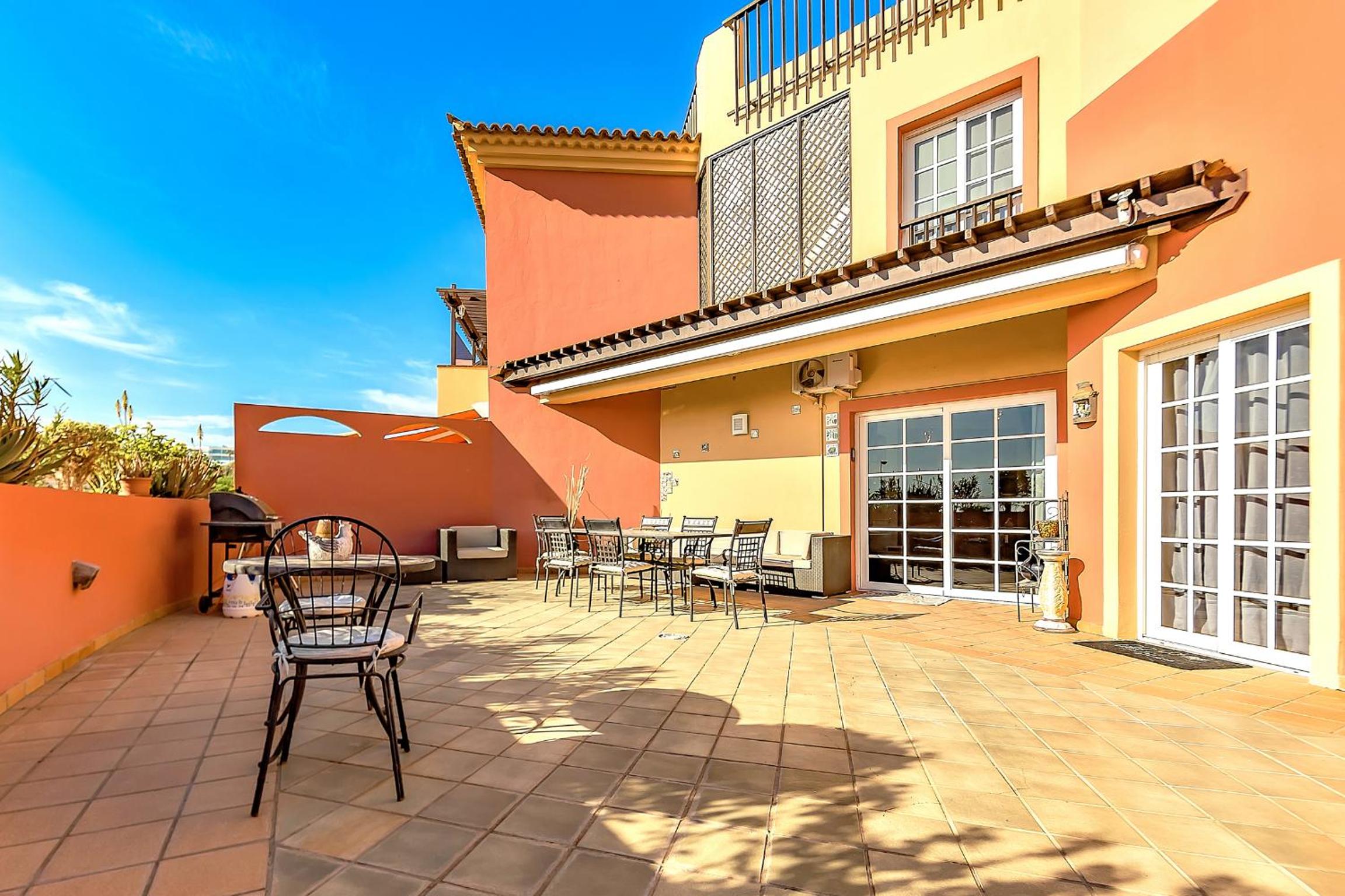 Apartment with large terrace in Terrazas del Duque Images