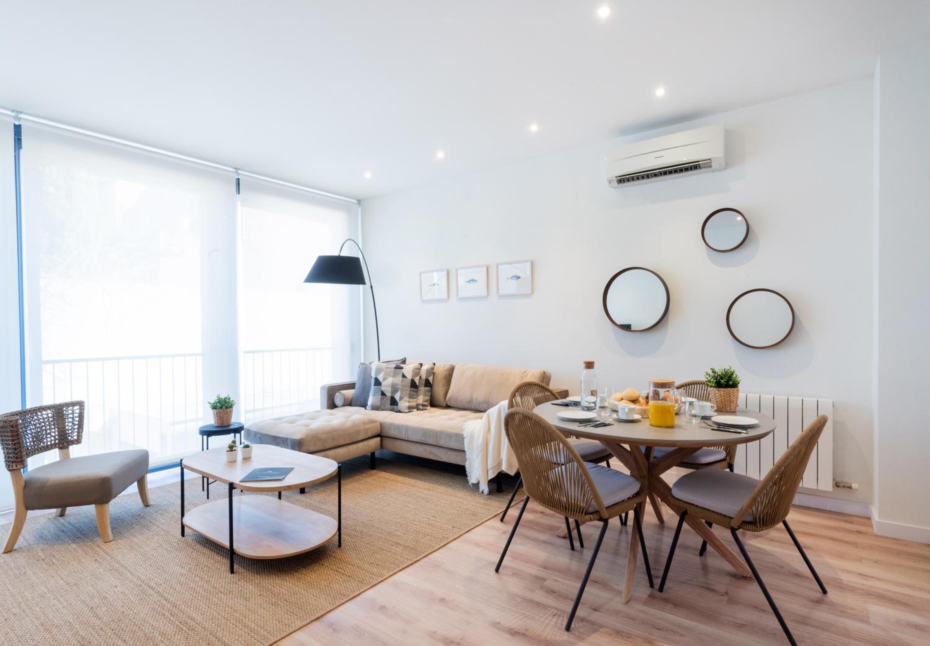 Petit Luxe Tobella Esquerra