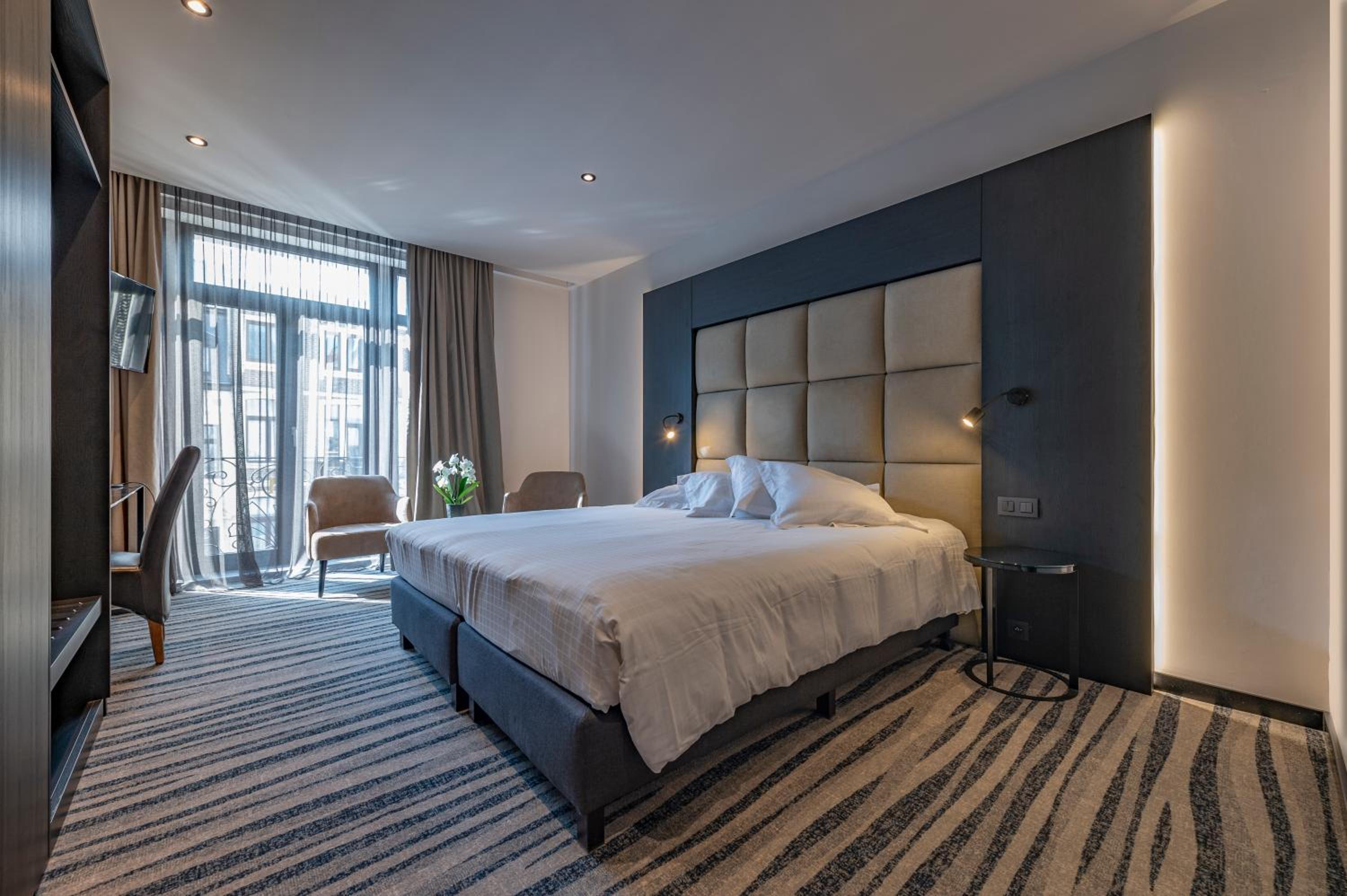 Hotel Monarc Images