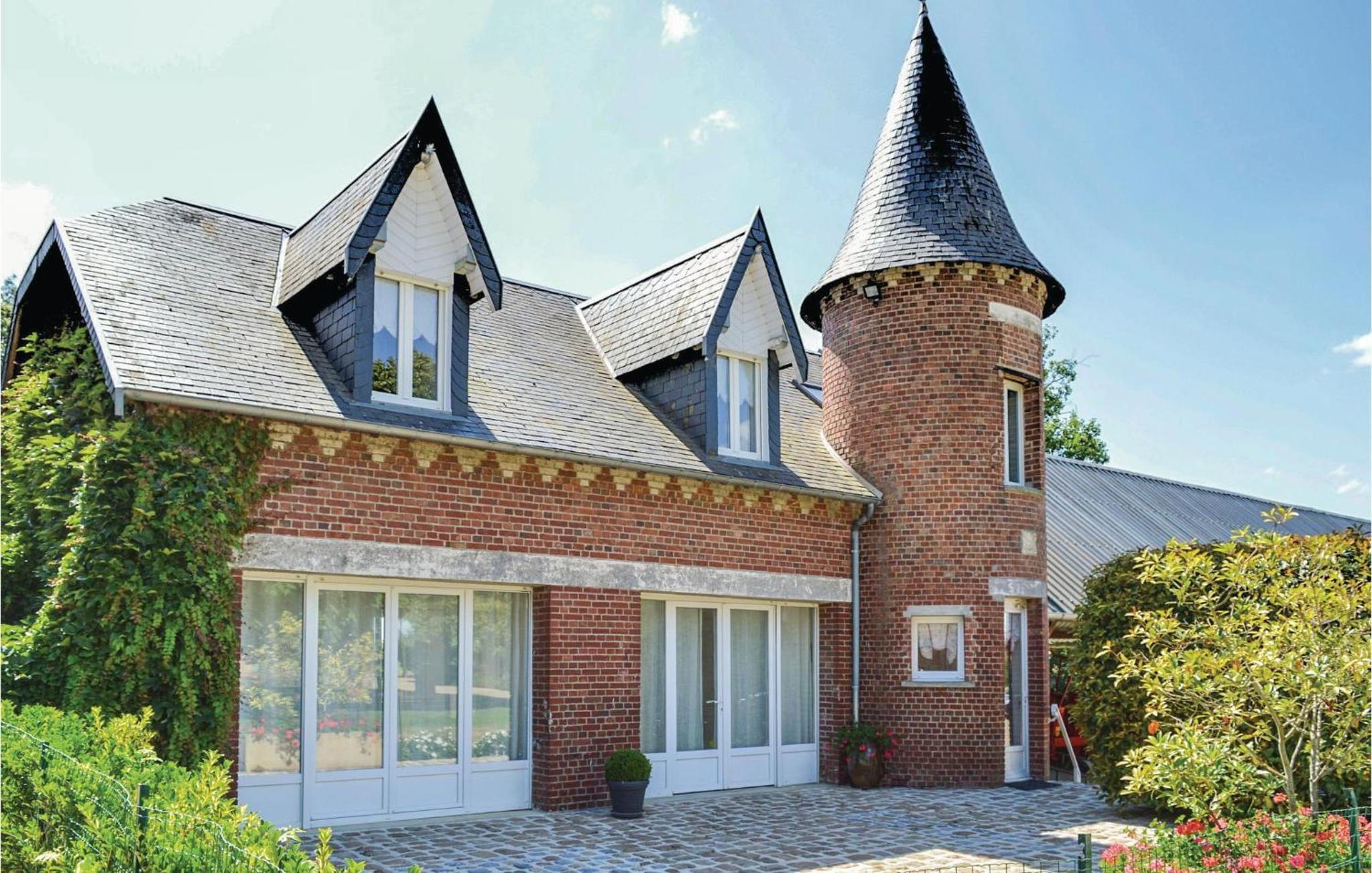 3 Bedroom Stunning Home In Roisel Images