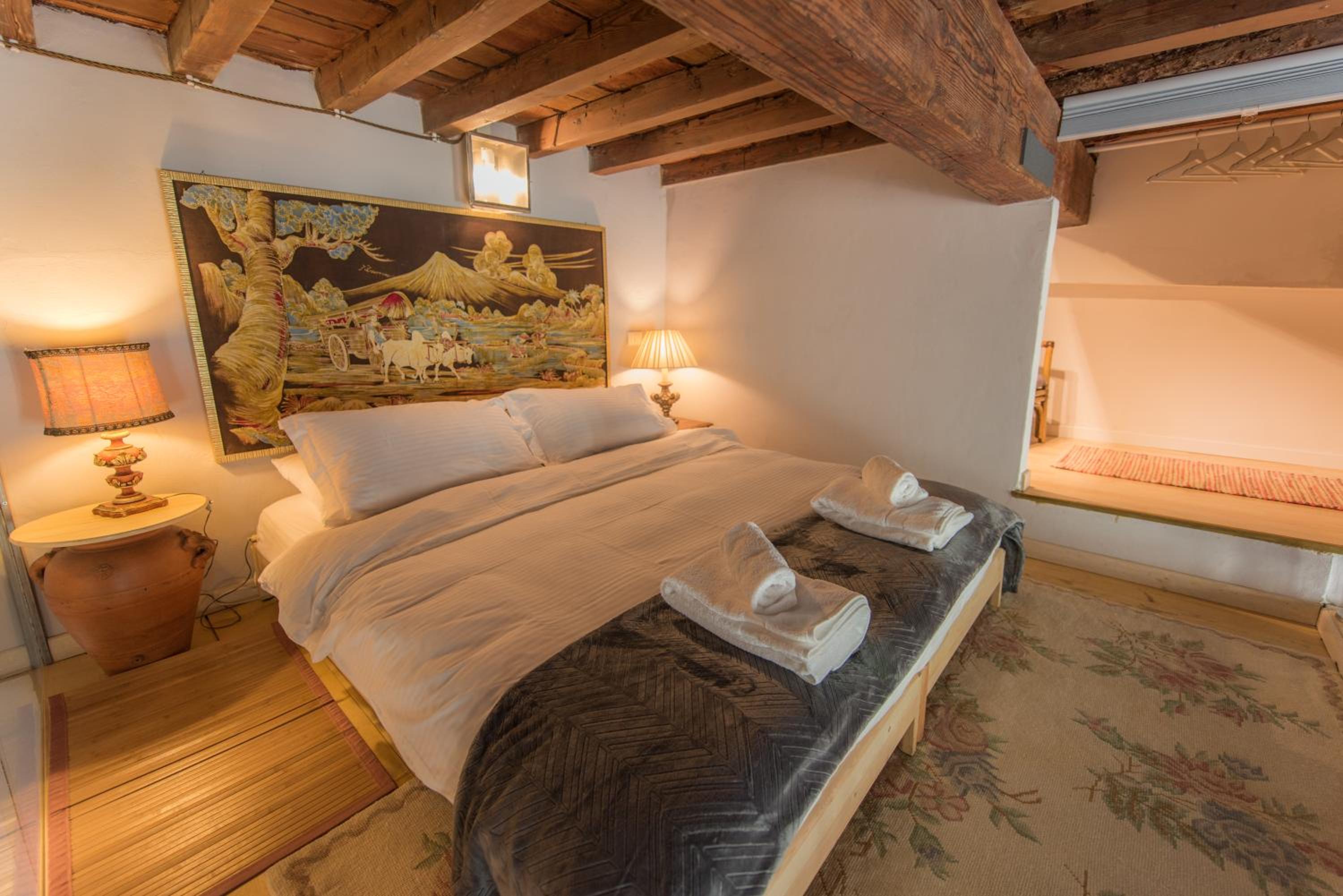 Loft Boutique Suite, Santa Croce, Florence, WIFI Images