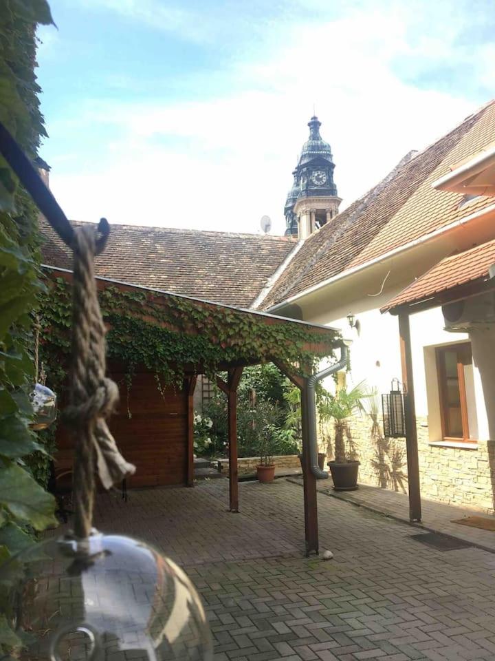 Árkádia Apartman Images