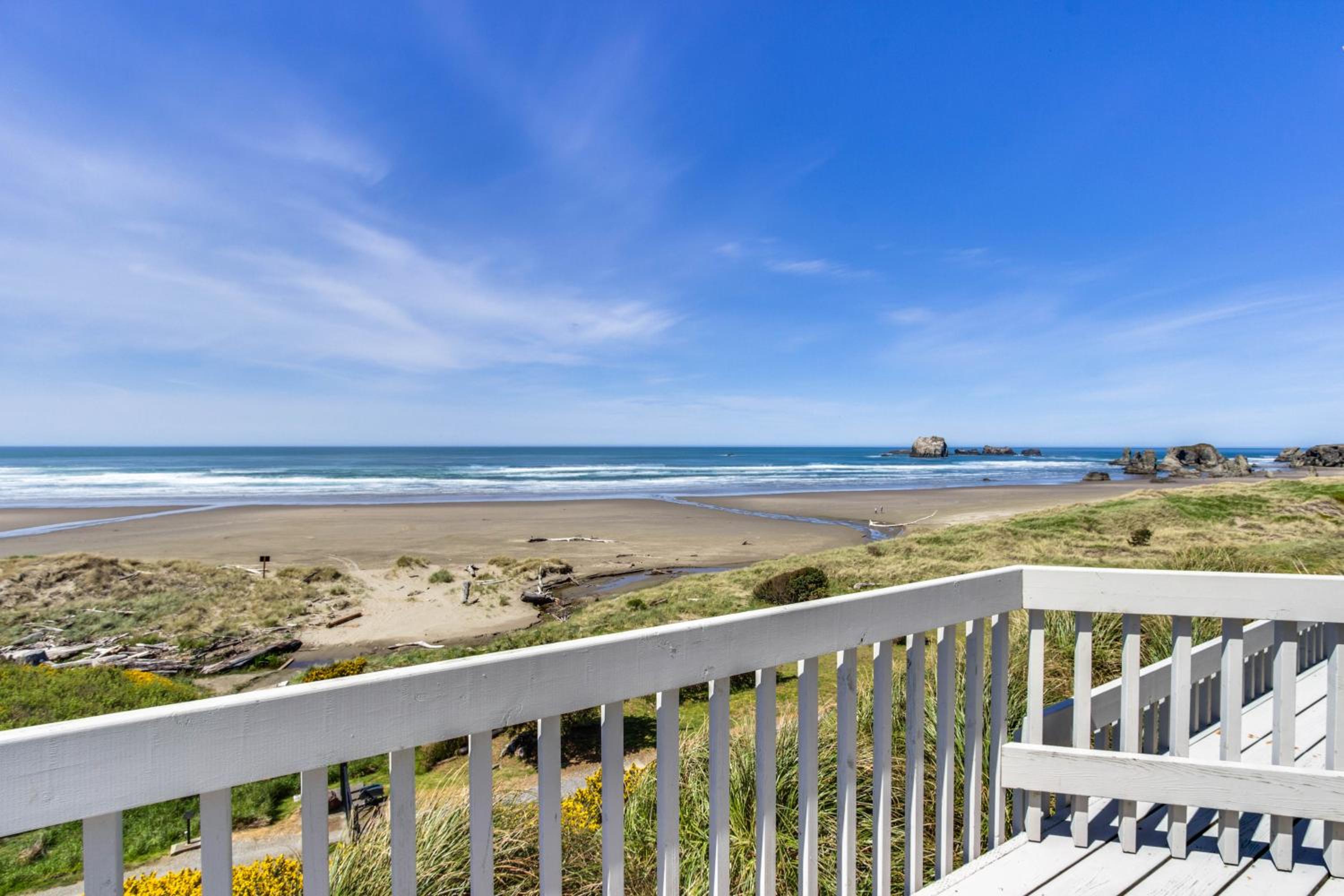 Spindrift Oceanfront Home - The Helm Images