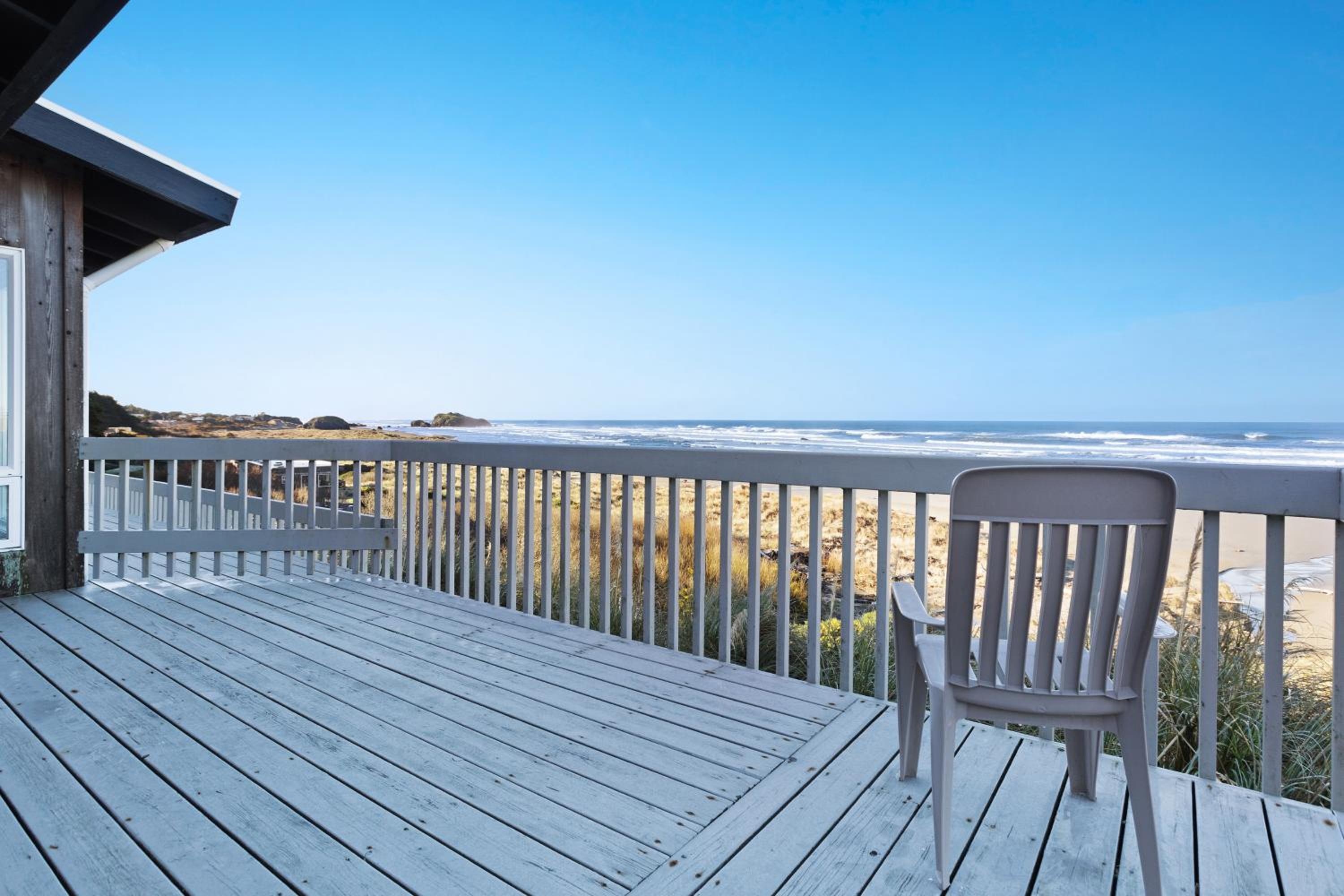 Spindrift Oceanfront Home - The Starboard Images