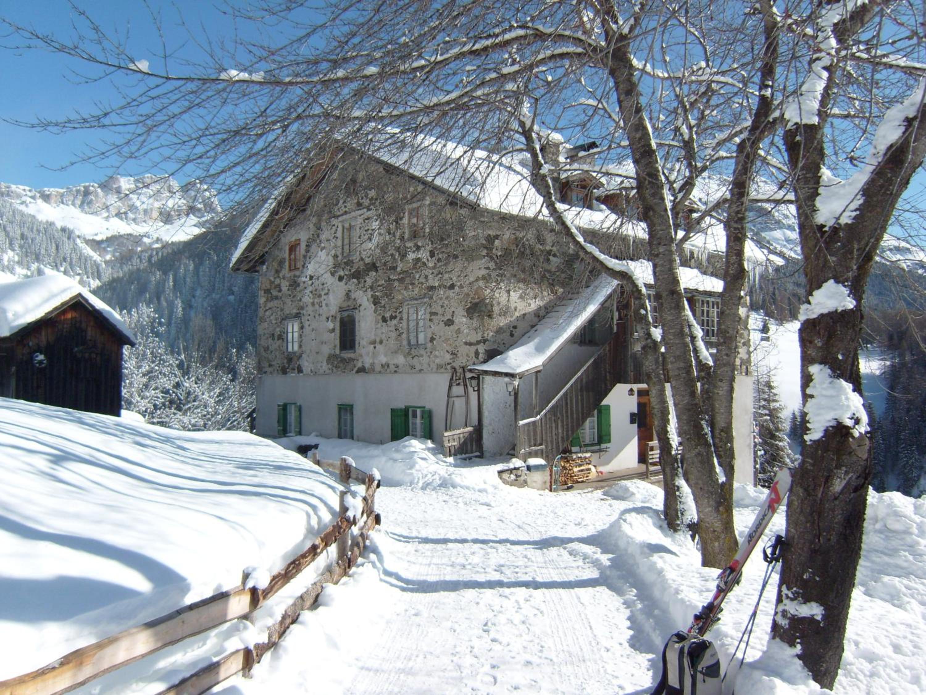 Cherz Romantic House Images