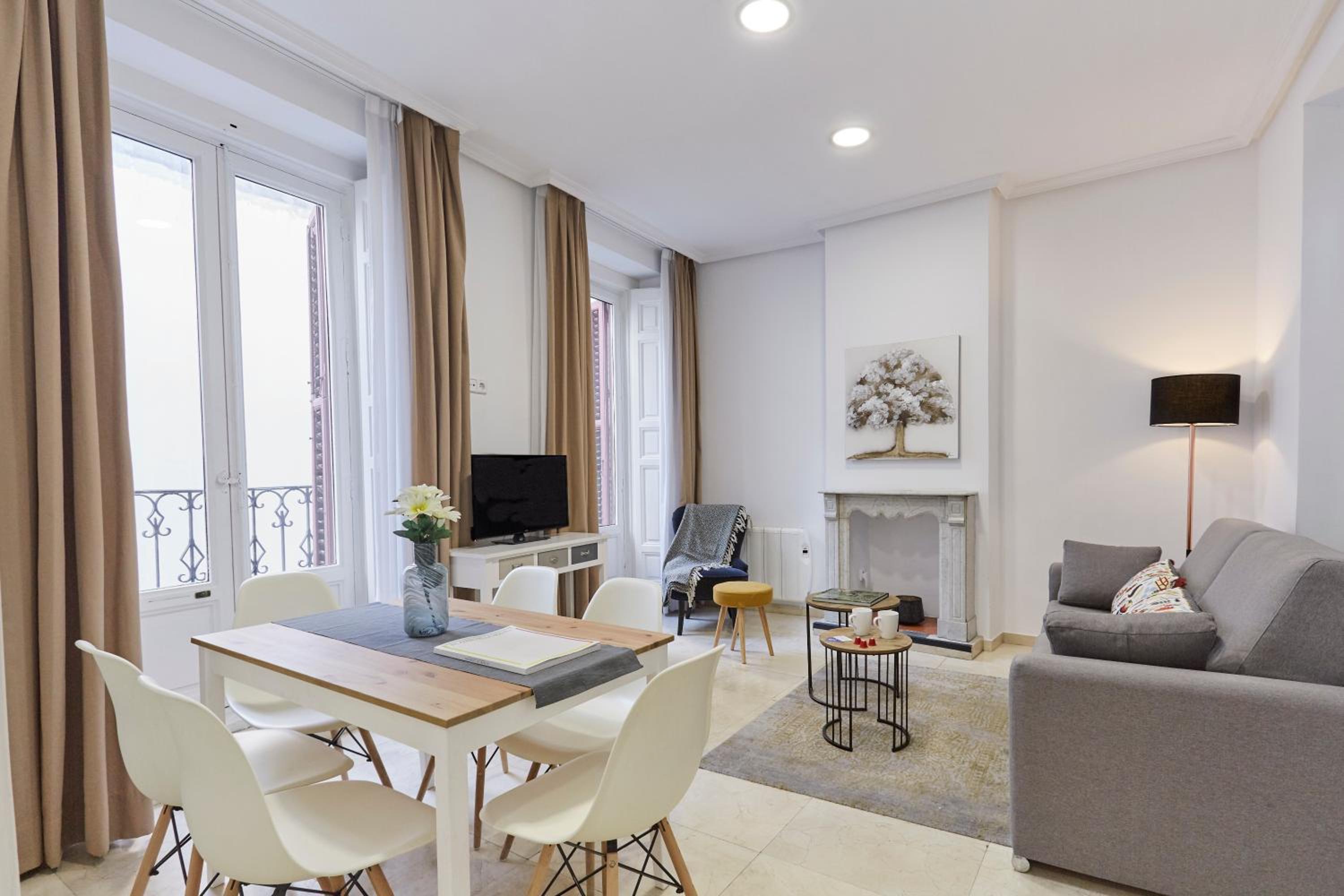 LEEWAYS APARTMENT XVIII in GRAN VÍA Images