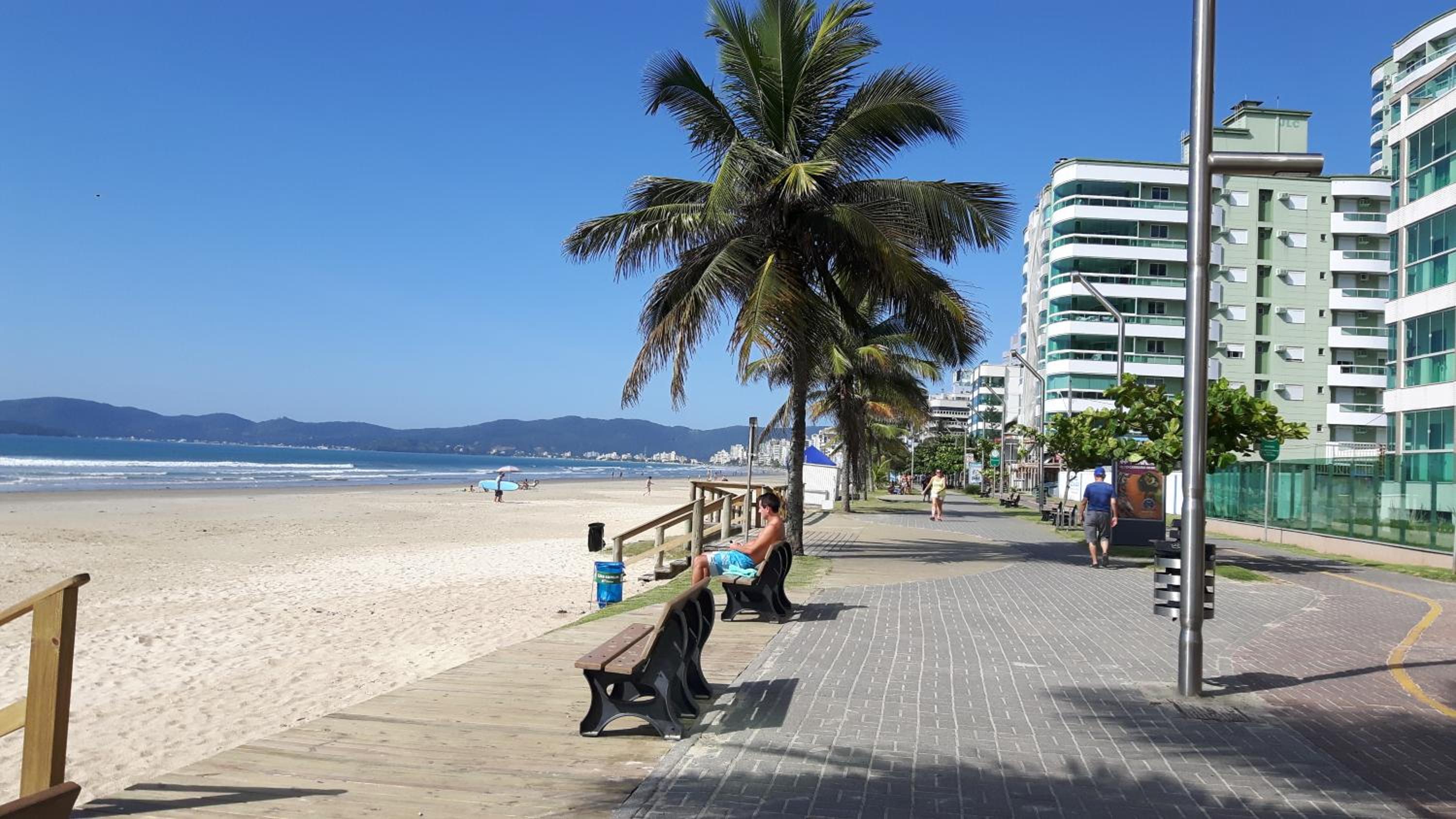 APTO COM VISTA PARA O MAR Images