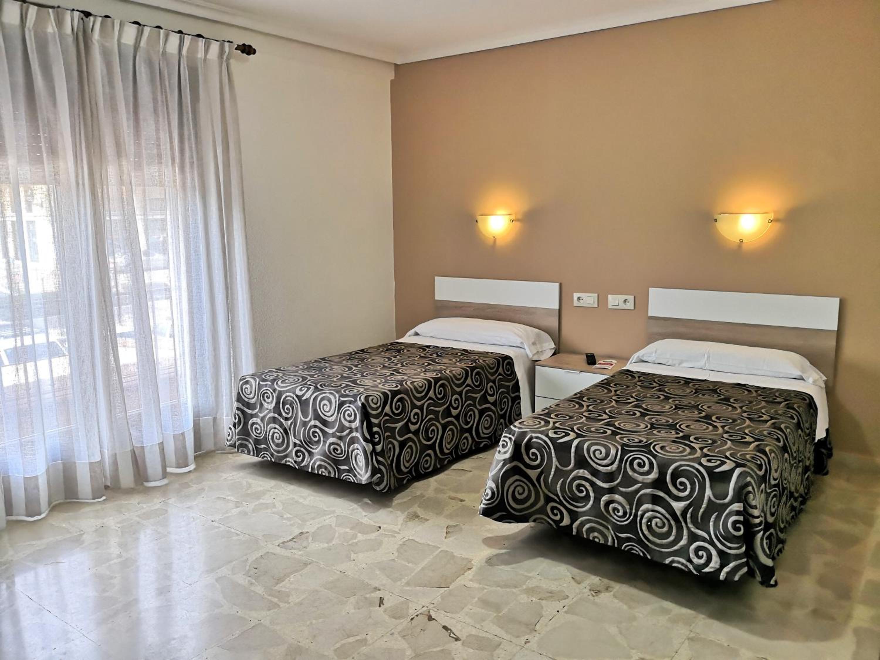 Hostal Madrid I Images