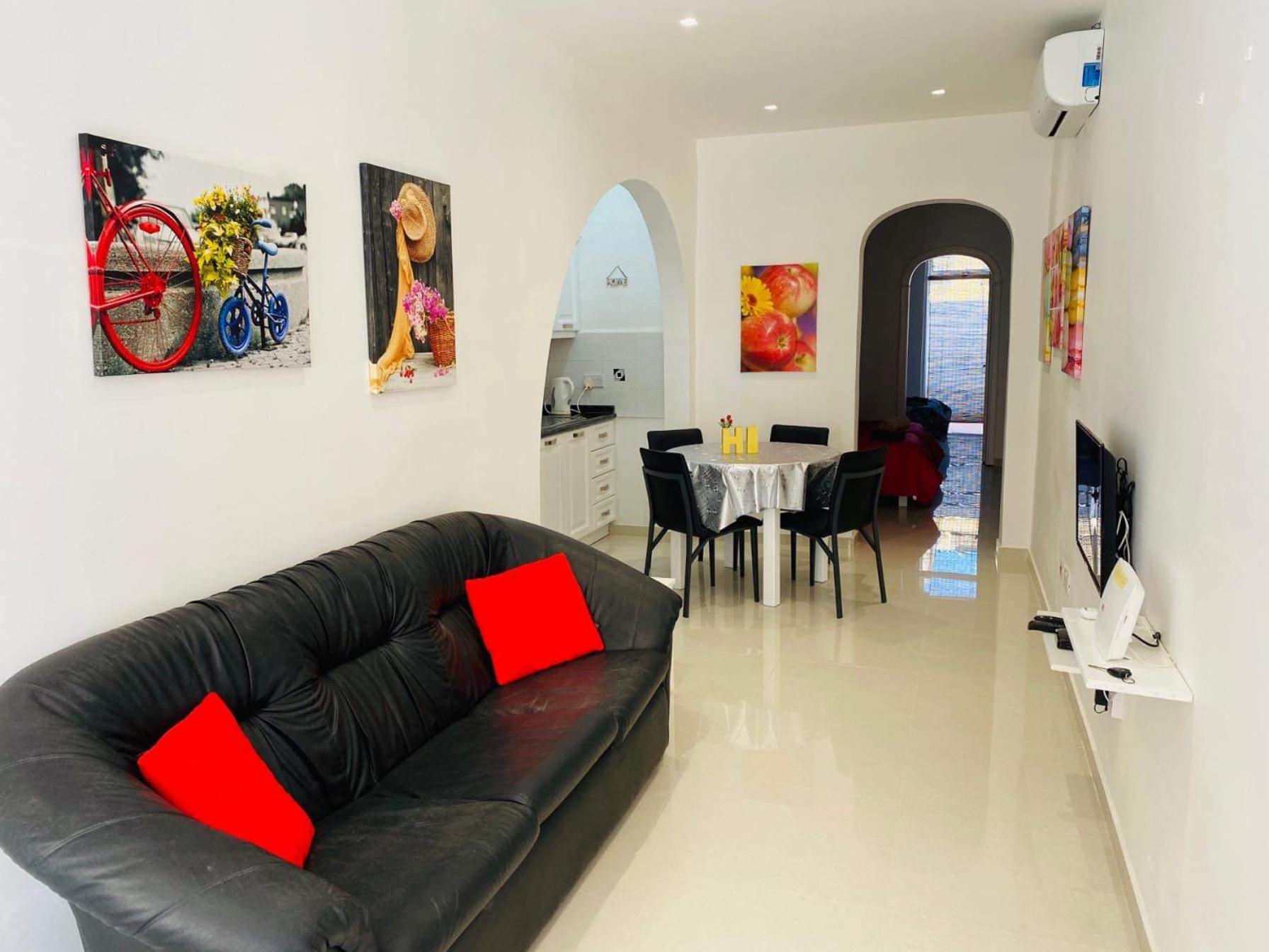 Marsalforn centre maisonette Images