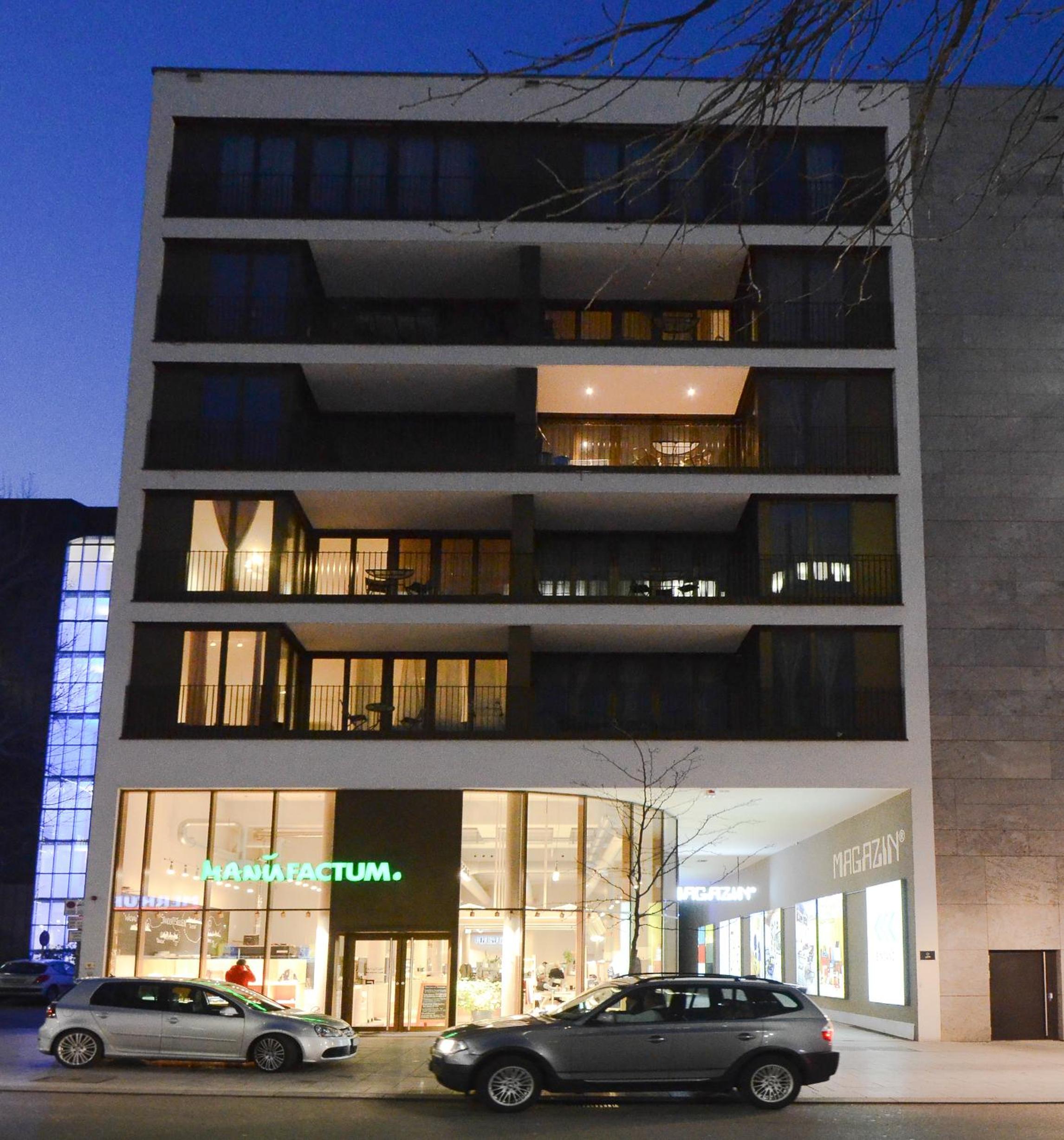 2 · High-Quality in the heart of Stuttgart 2 Images